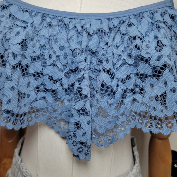 Victoria's Secret Blue Lace Eyelet Bra Size Large - Picture 3 of 7